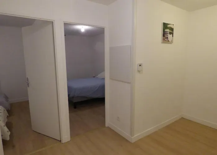 Apartamento T3 Spacieux, Renové En 2020 -pkg-métro *